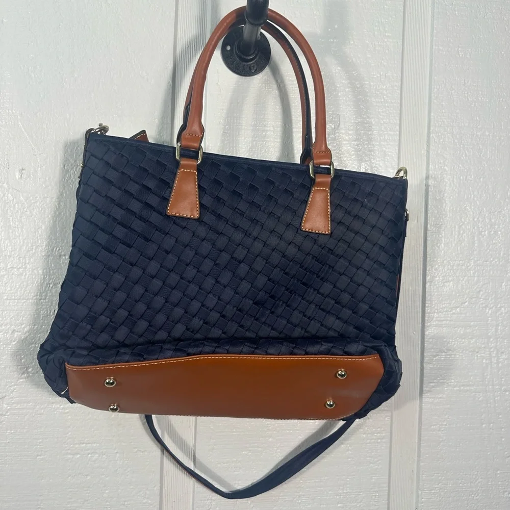 Leda Navy and Brown Purse with Shoulder and Hand Straps NWT - Picture 4 of 8